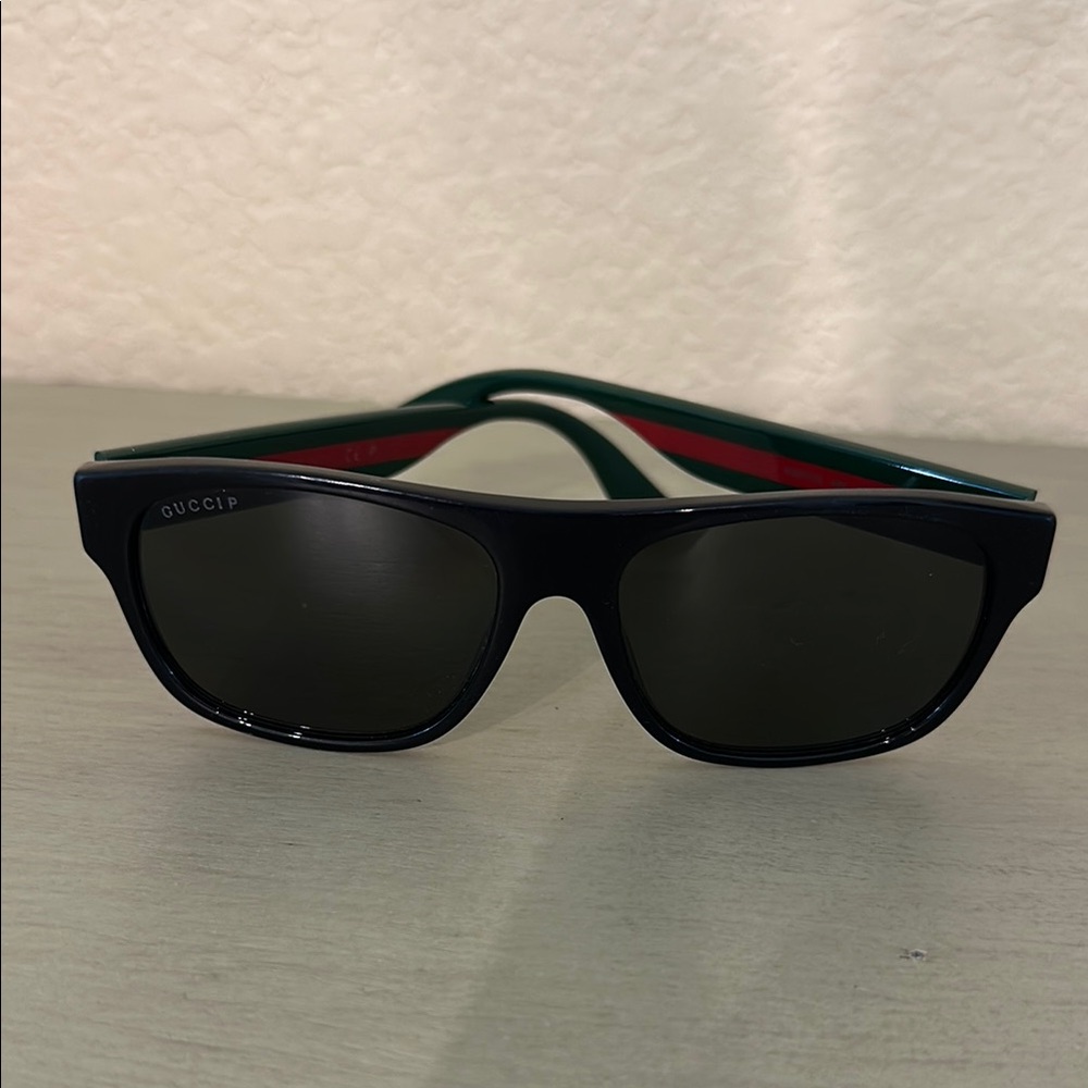 Gucci Black Wayfarer Sunglasses with Matte Finish